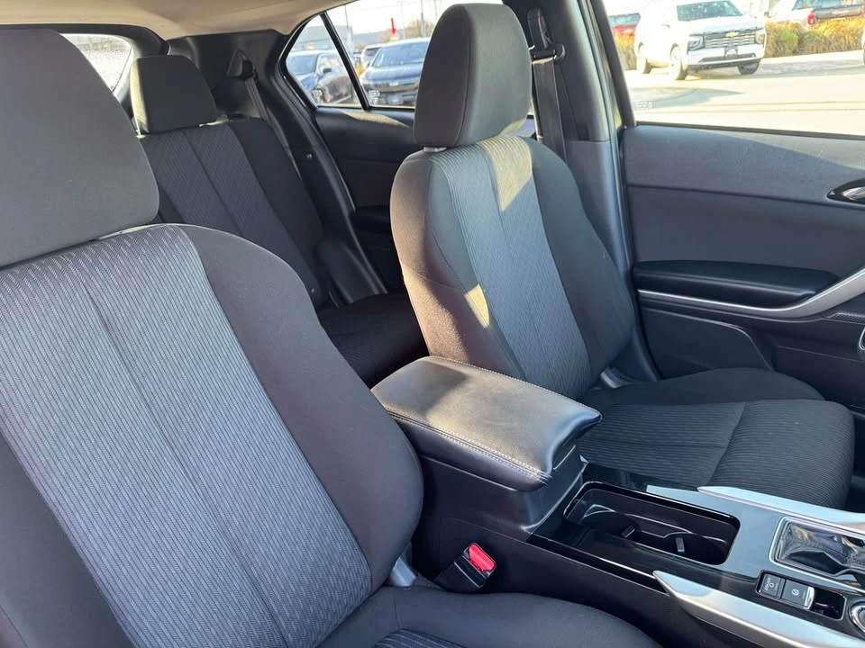 2023 Mitsubishi Eclipse Cross - Image 9 of 10