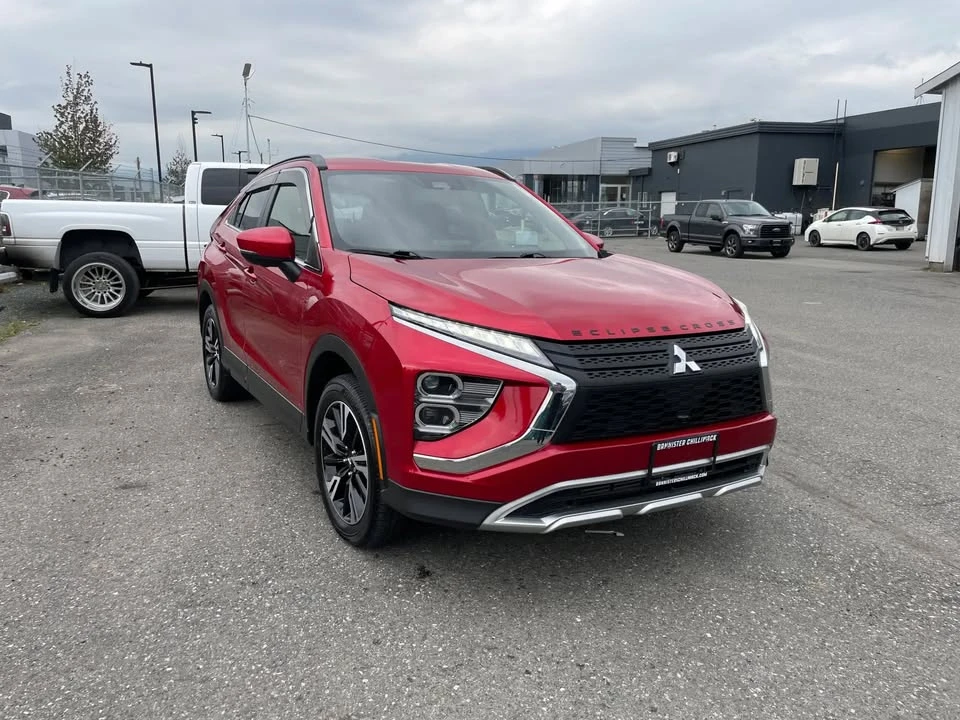 2023 Mitsubishi Eclipse Cross - Image 2 of 15