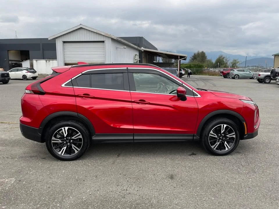 2023 Mitsubishi Eclipse Cross - Image 2 of 16