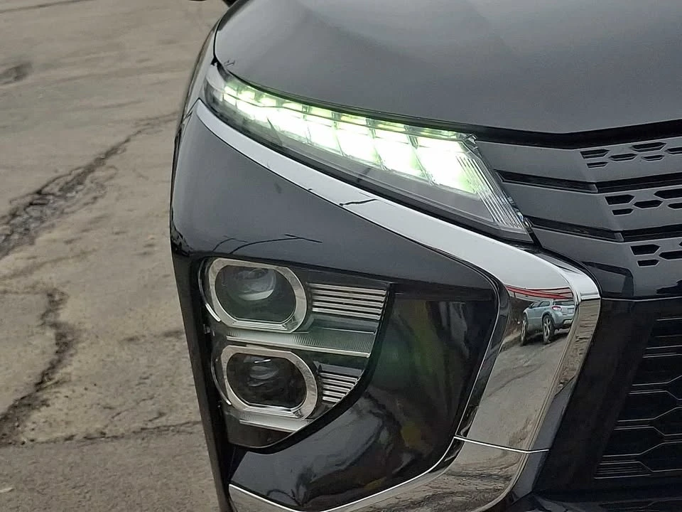 2023 Mitsubishi Eclipse Cross - Image 9 of 15