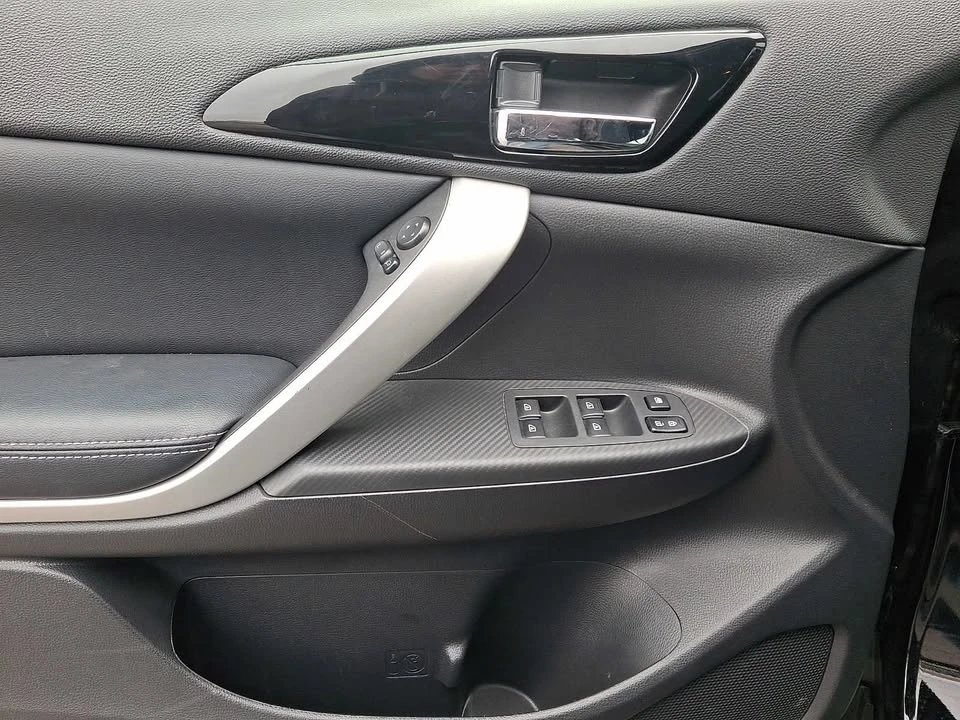 2023 Mitsubishi Eclipse Cross - Image 13 of 15