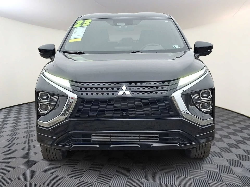 2023 Mitsubishi Eclipse Cross - Image 2 of 15