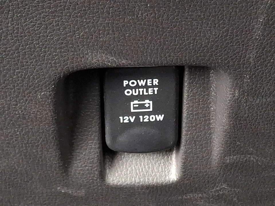 2023 Mitsubishi Eclipse Cross - Image 11 of 15