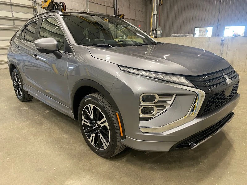 2023 Mitsubishi Eclipse Cross - Image 2 of 19