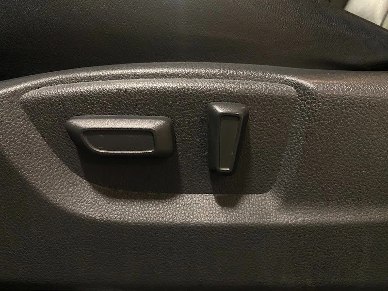 2023 Mitsubishi Eclipse Cross - Image 10 of 19