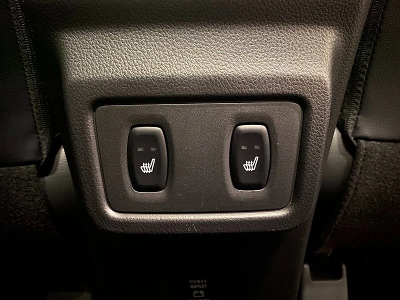 2023 Mitsubishi Eclipse Cross - Image 17 of 19