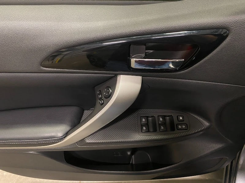 2023 Mitsubishi Eclipse Cross - Image 8 of 19