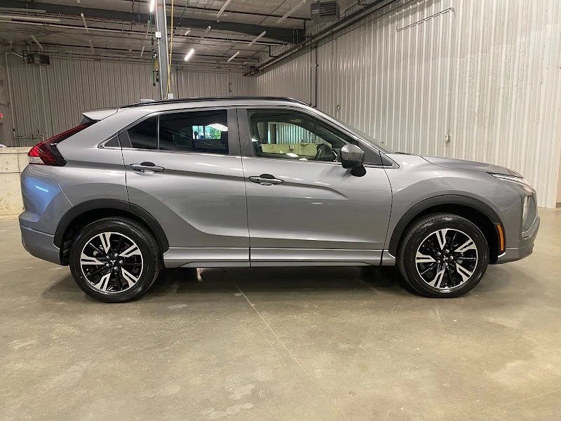 2023 Mitsubishi Eclipse Cross - Image 4 of 19