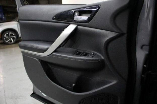 2023 Mitsubishi Eclipse Cross - Image 19 of 19