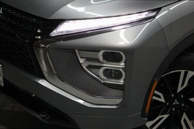 2023 Mitsubishi Eclipse Cross - Image 2 of 19