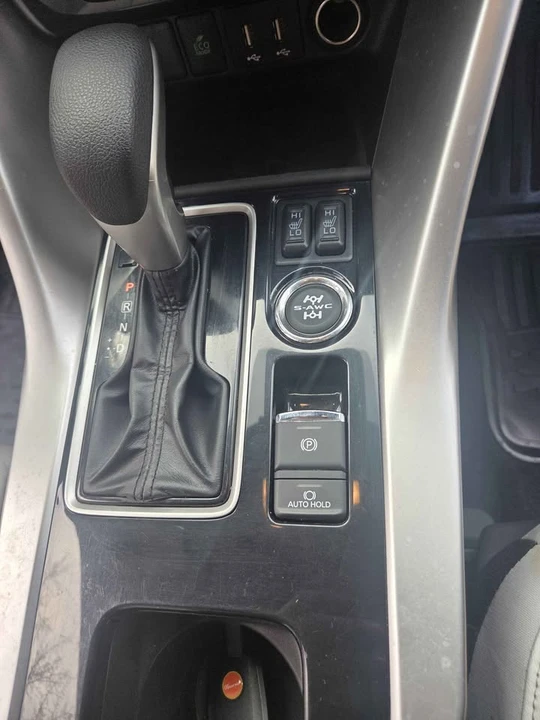 2023 Mitsubishi Eclipse Cross - Image 7 of 19