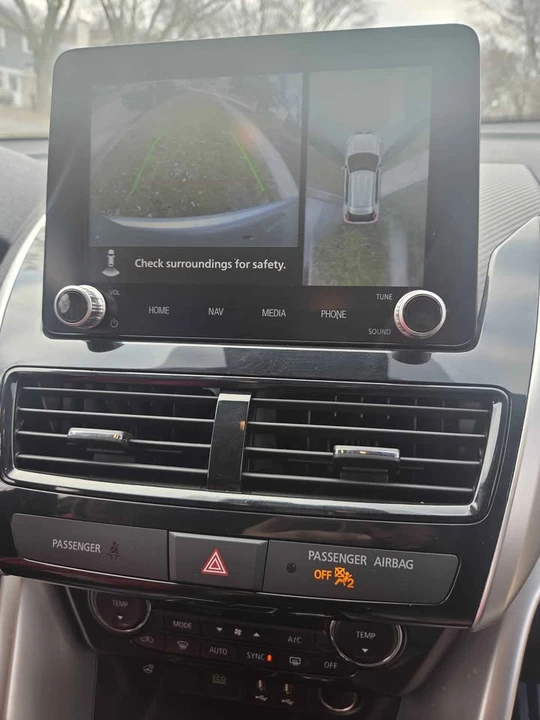 2023 Mitsubishi Eclipse Cross - Image 12 of 19
