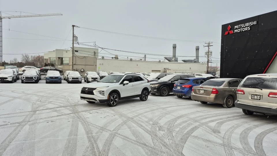 2023 Mitsubishi Eclipse Cross - Image 3 of 7
