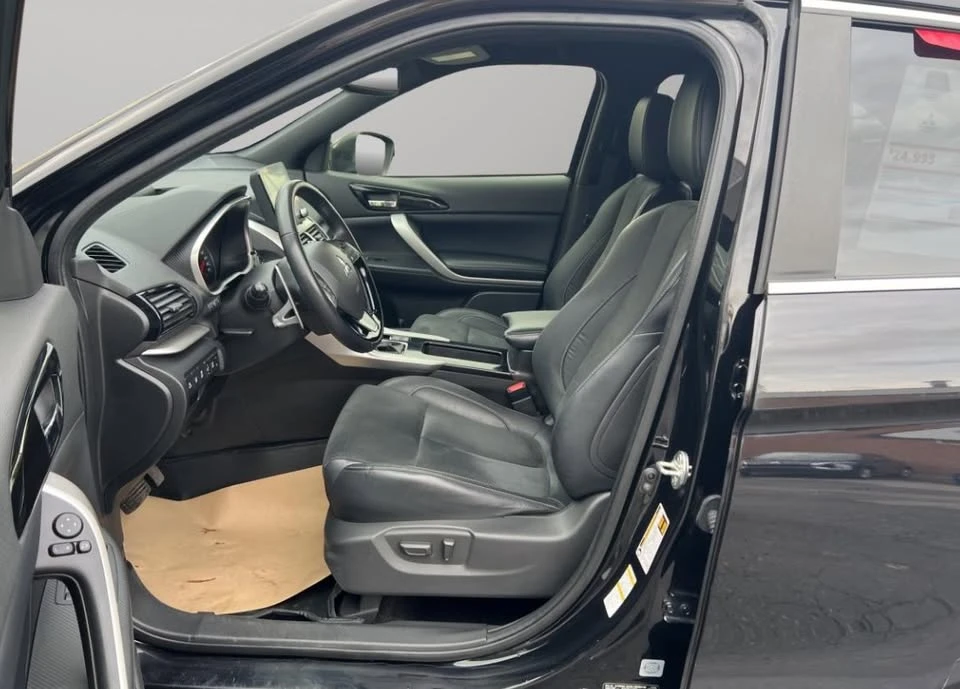 2023 Mitsubishi Eclipse Cross - Image 10 of 14
