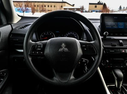 2023 Mitsubishi Eclipse Cross - Image 5 of 9