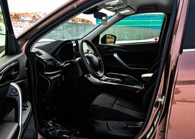 2023 Mitsubishi Eclipse Cross - Image 5 of 8