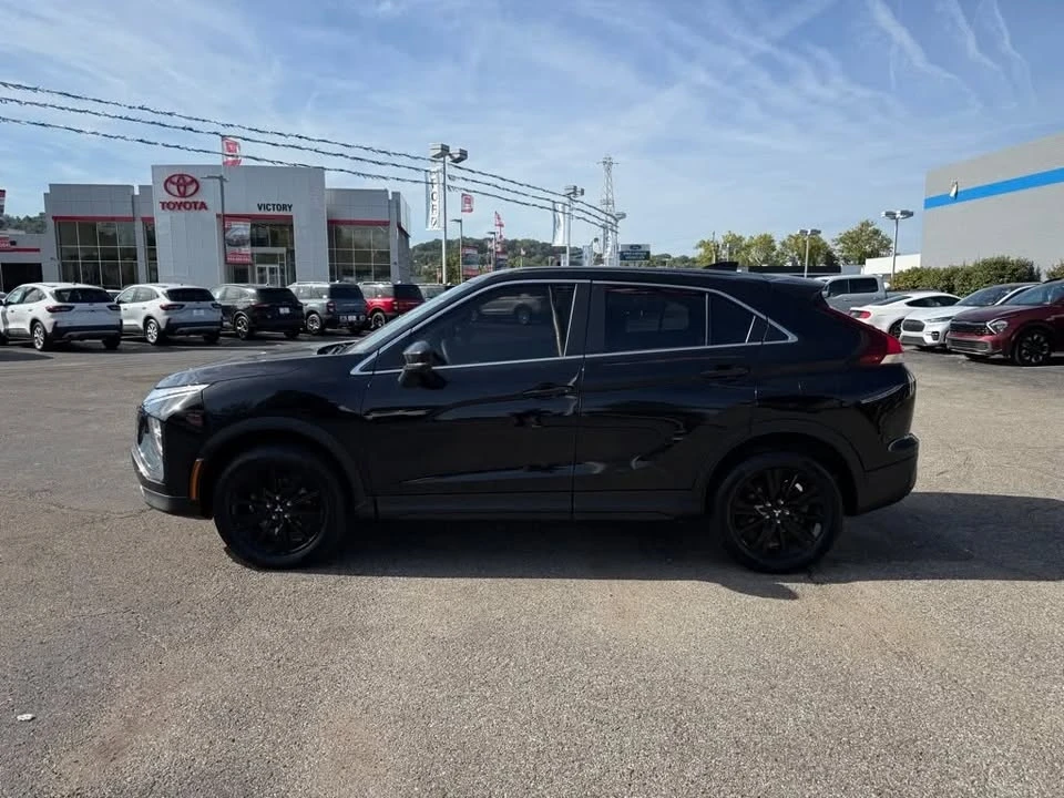 2023 Mitsubishi Eclipse Cross - Image 4 of 16