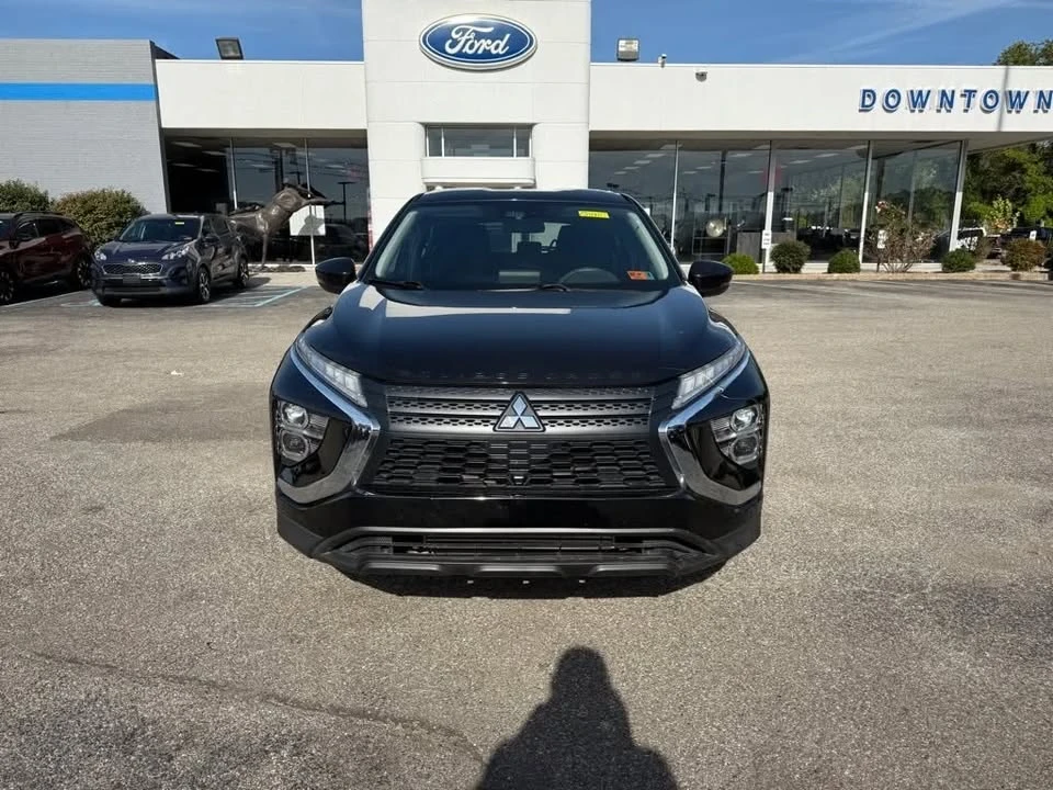 2023 Mitsubishi Eclipse Cross - Image 2 of 16