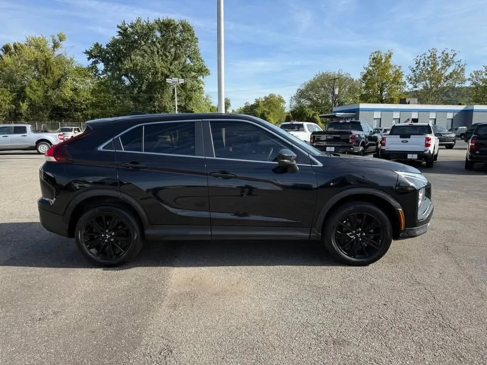 2023 Mitsubishi Eclipse Cross - Image 7 of 16