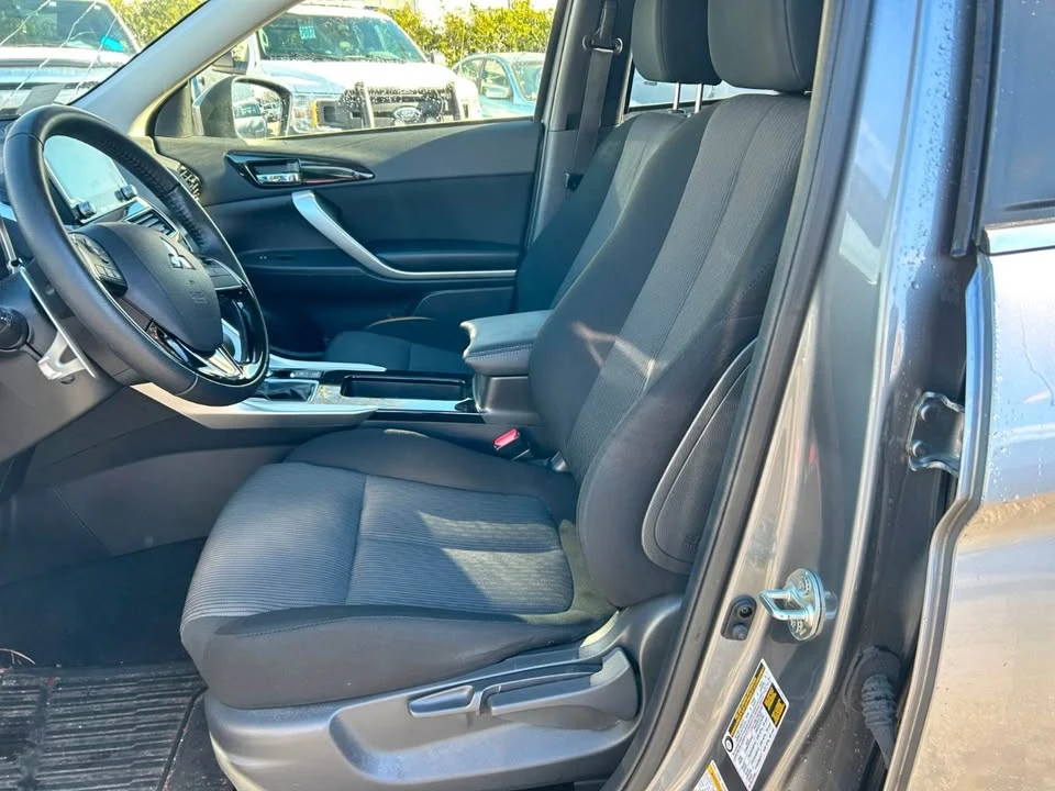 2023 Mitsubishi Eclipse Cross - Image 4 of 8