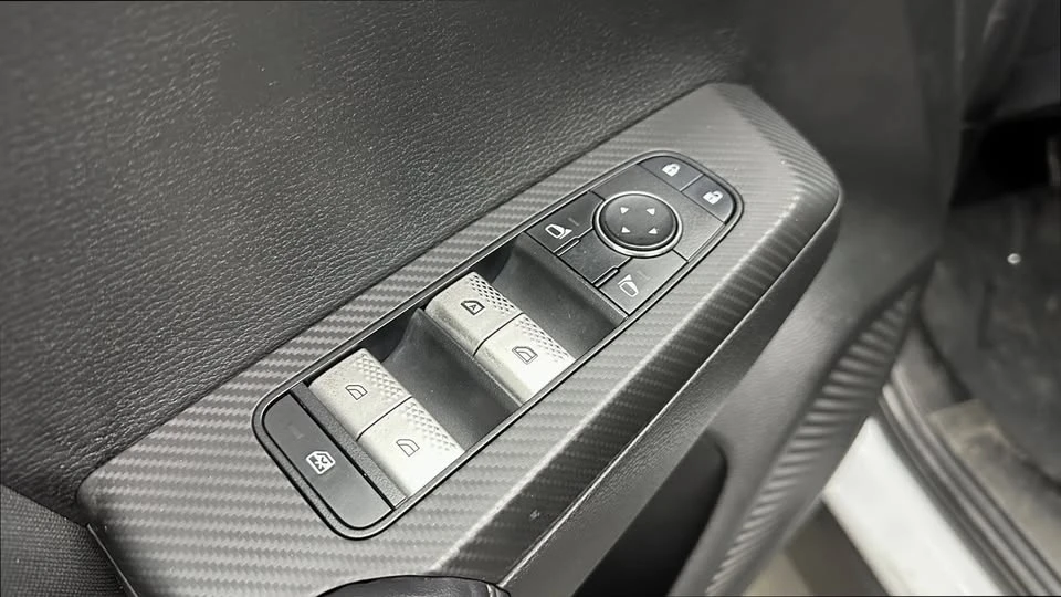 2023 Mitsubishi Outlander - Image 9 of 18