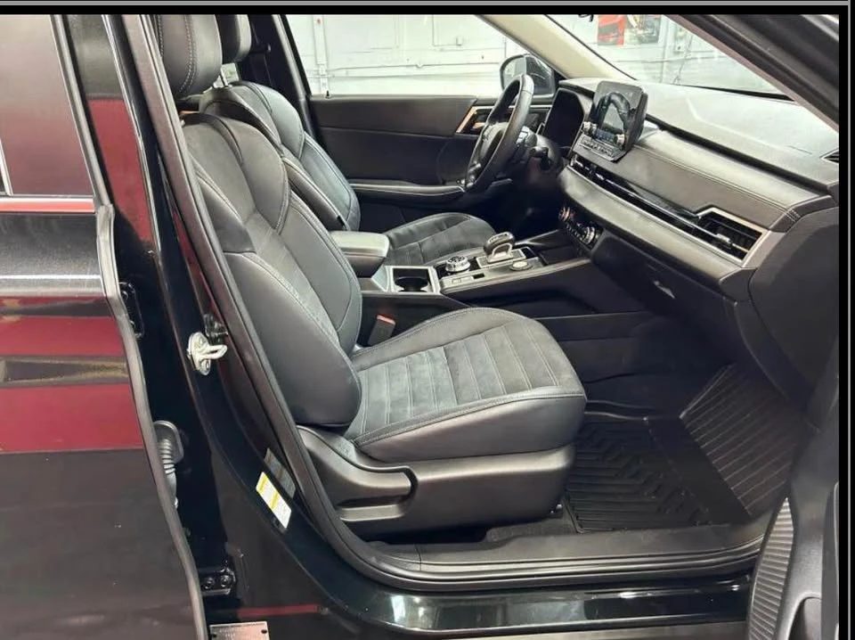 2023 Mitsubishi Outlander - Image 15 of 20
