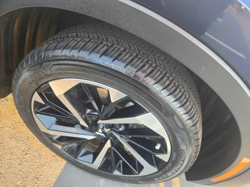 2023 Mitsubishi Outlander - Image 4 of 13