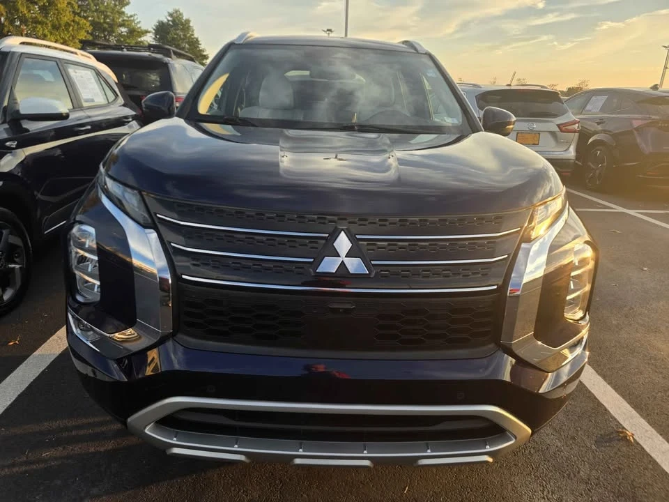 2023 Mitsubishi Outlander - Image 6 of 13