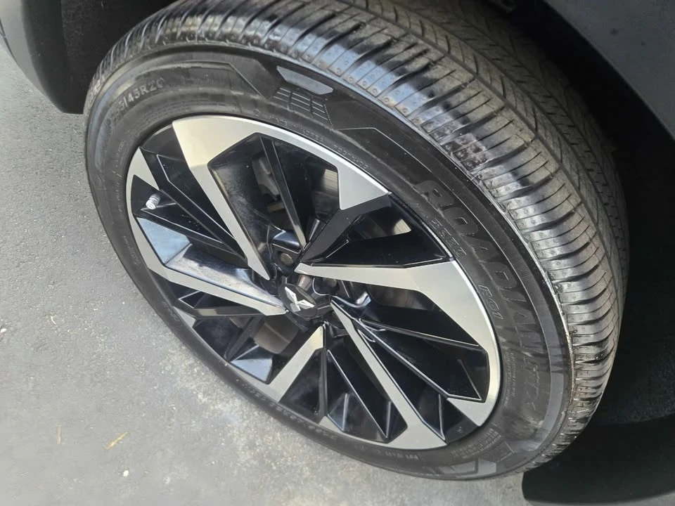 2023 Mitsubishi Outlander - Image 3 of 13