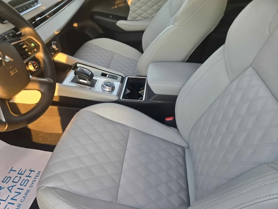 2023 Mitsubishi Outlander - Image 10 of 13