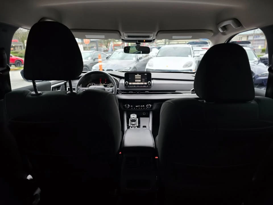 2023 Mitsubishi Outlander - Image 16 of 19