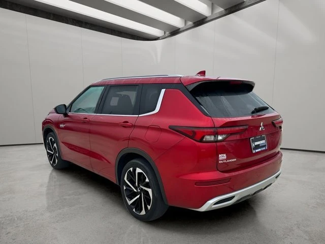 2023 Mitsubishi Outlander - Image 3 of 18