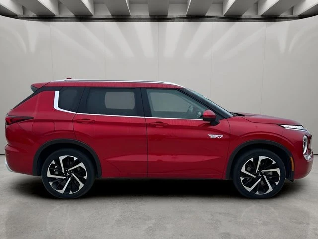 2023 Mitsubishi Outlander - Image 6 of 18