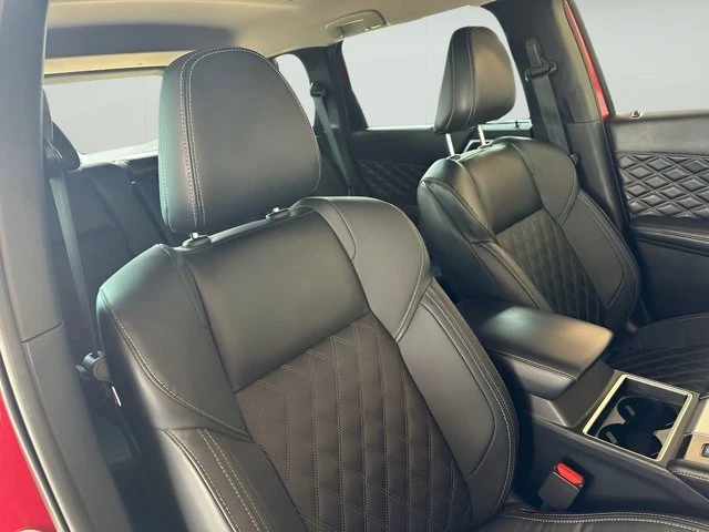 2023 Mitsubishi Outlander - Image 14 of 18
