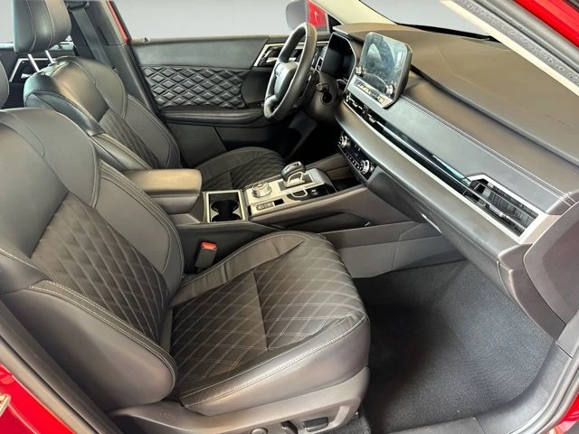 2023 Mitsubishi Outlander - Image 12 of 18
