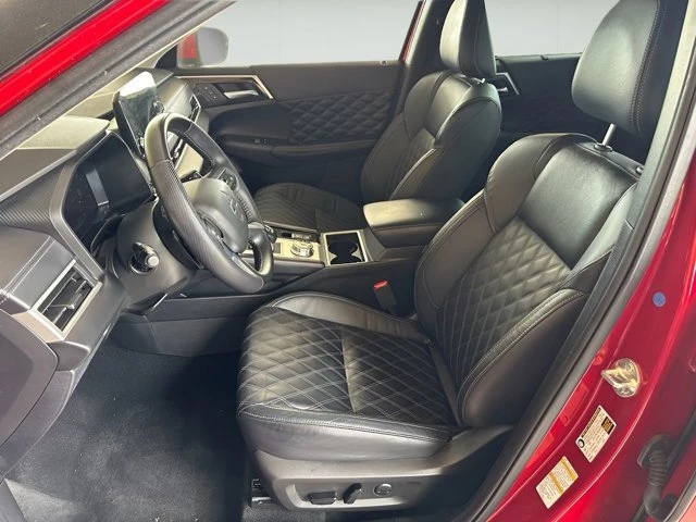 2023 Mitsubishi Outlander - Image 9 of 18