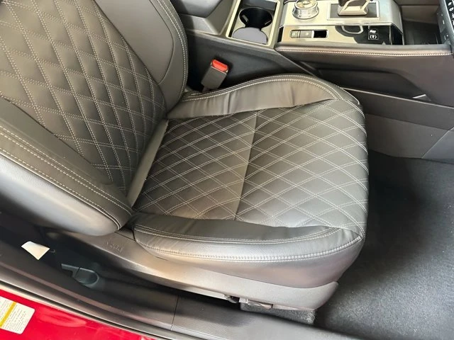 2023 Mitsubishi Outlander - Image 13 of 18