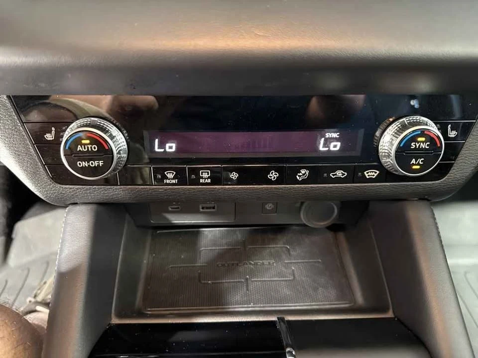 2023 Mitsubishi Outlander - Image 12 of 14