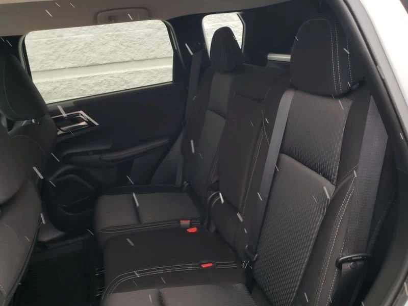 2023 Mitsubishi Outlander - Image 18 of 19