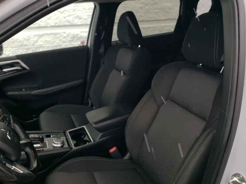 2023 Mitsubishi Outlander - Image 6 of 19