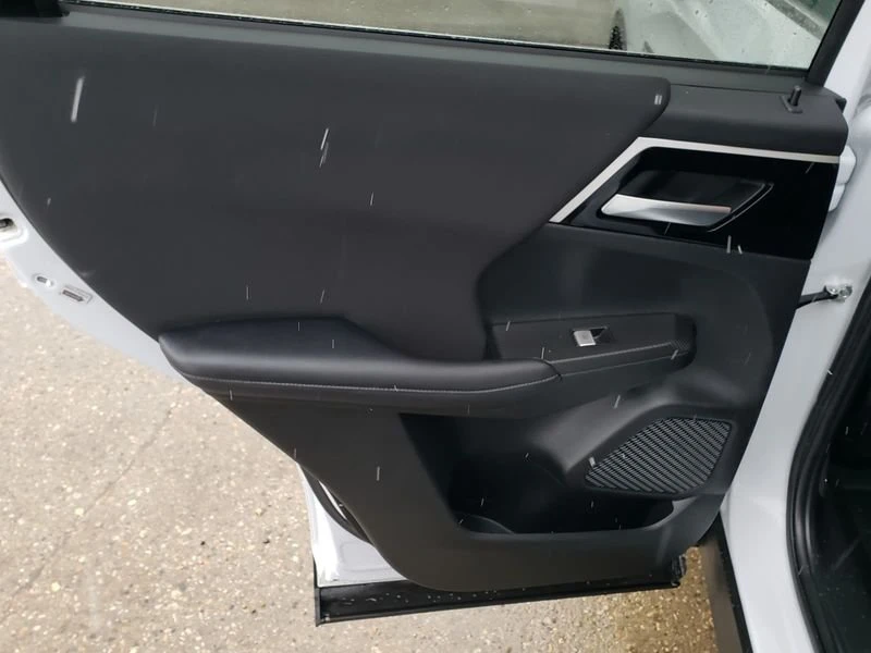 2023 Mitsubishi Outlander - Image 15 of 18