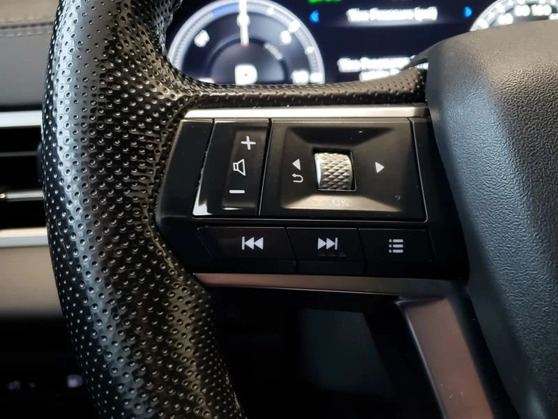 2023 Mitsubishi Outlander - Image 10 of 18
