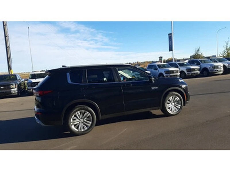 2023 Mitsubishi Outlander - Image 9 of 20