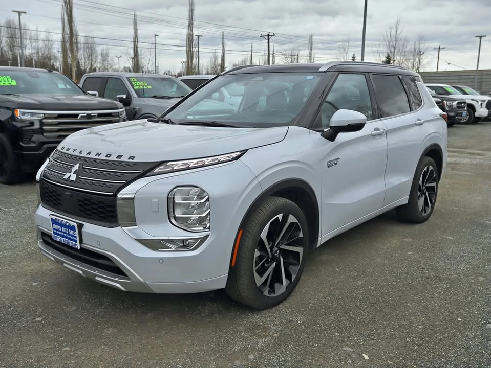 2023 Mitsubishi Outlander - Image 3 of 20
