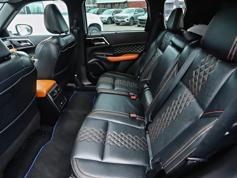 2023 Mitsubishi Outlander - Image 12 of 20