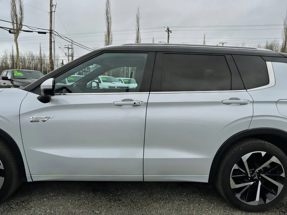 2023 Mitsubishi Outlander - Image 5 of 20