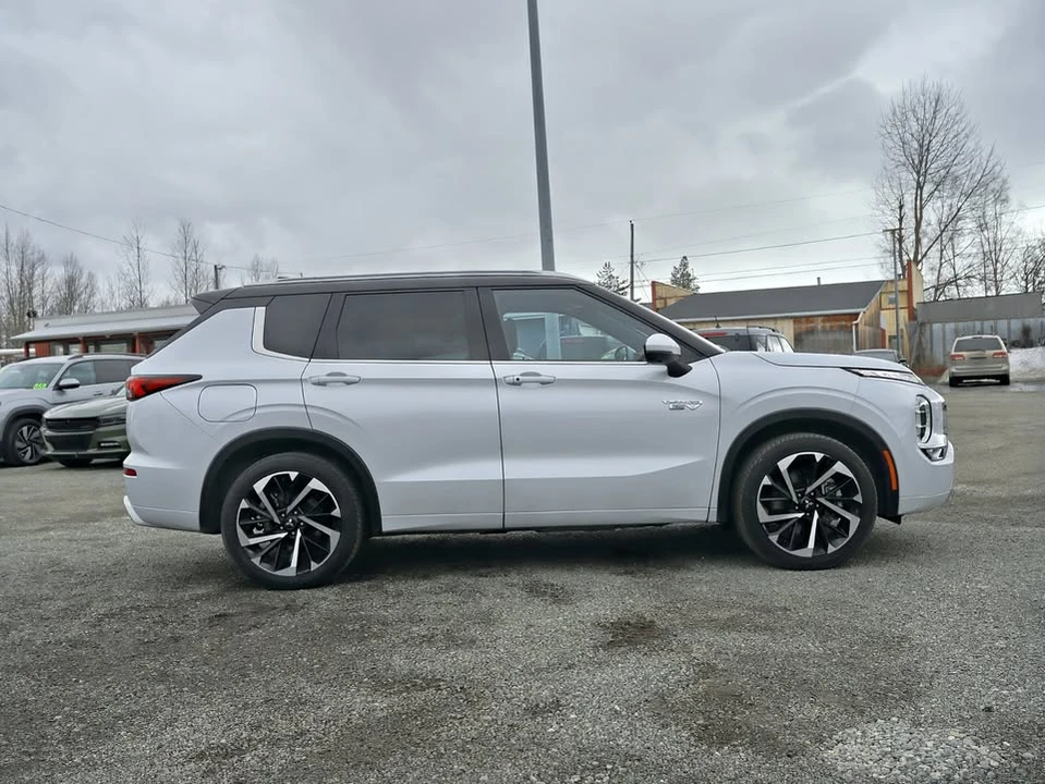 2023 Mitsubishi Outlander - Image 6 of 20