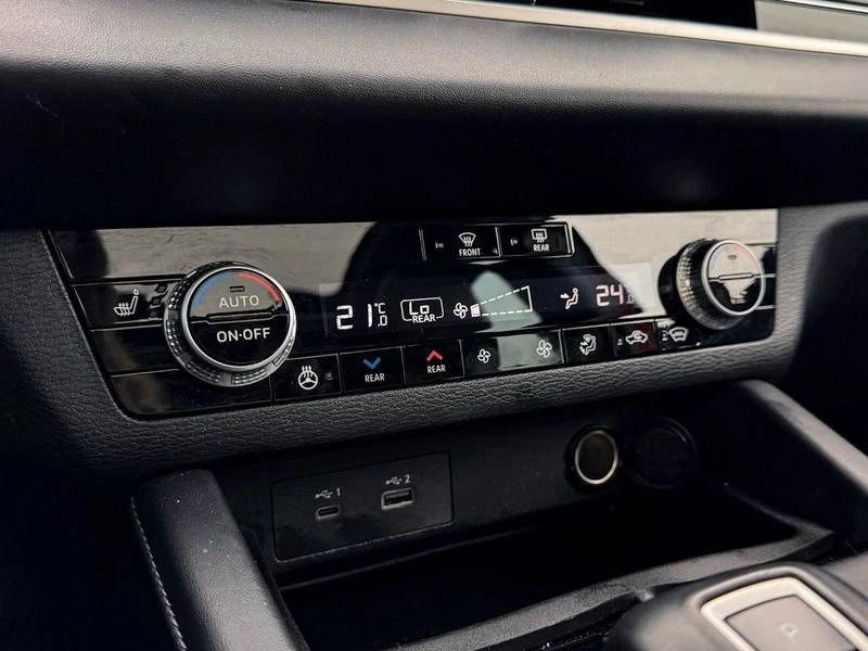 2023 Mitsubishi Outlander - Image 16 of 19