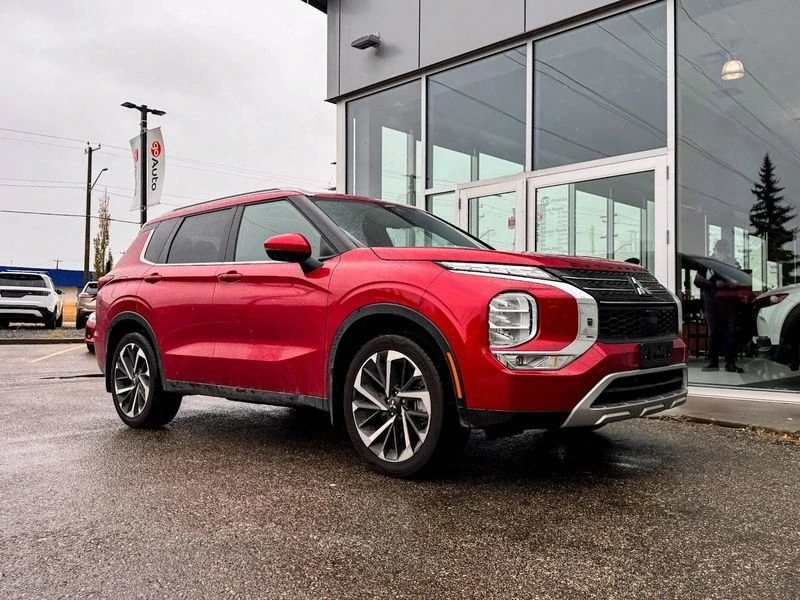2023 Mitsubishi Outlander - Image 3 of 19