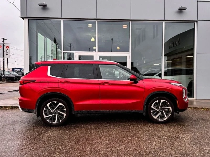 2023 Mitsubishi Outlander - Image 8 of 19